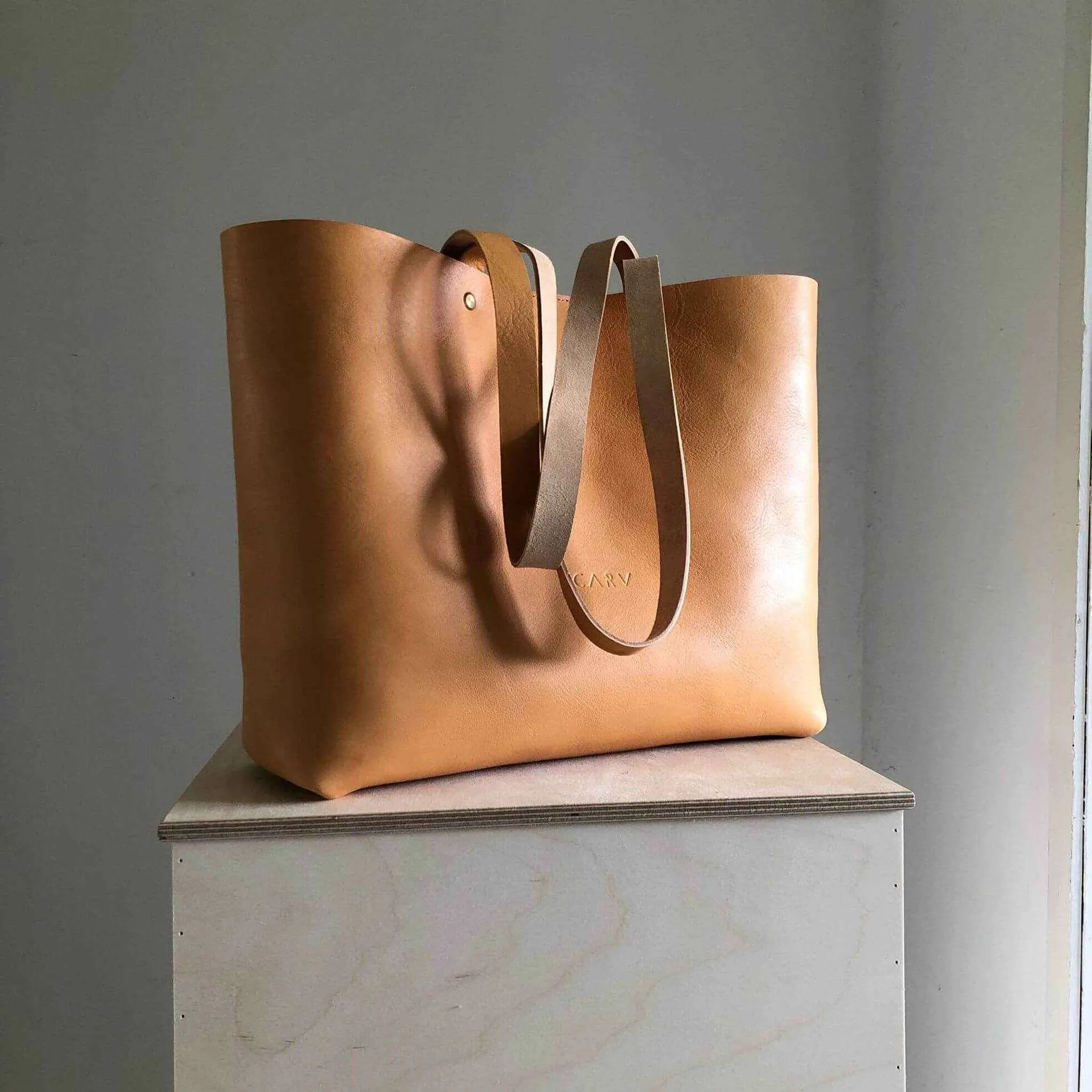 Basket Maxi Leather Tote Bag in Natural