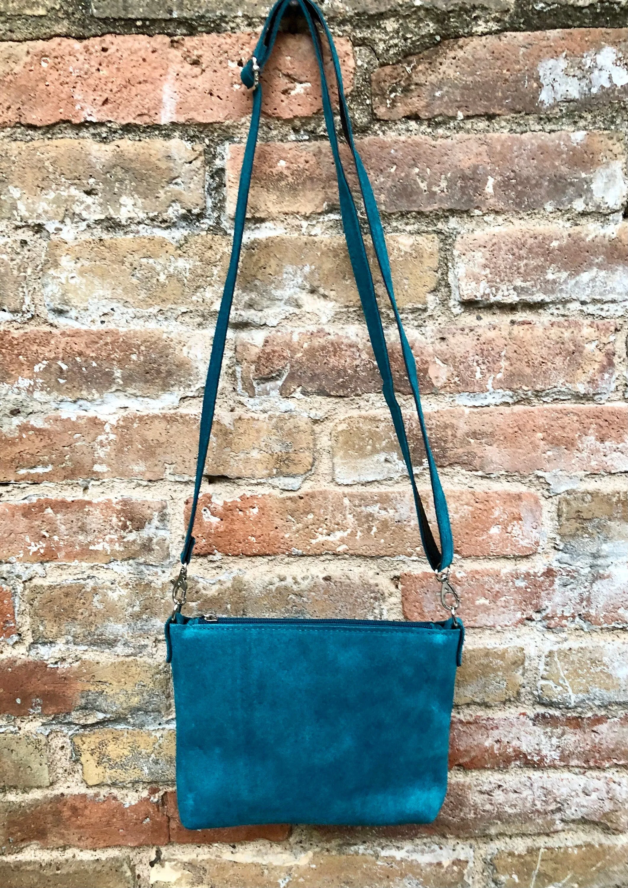 BLUE suede leather bag. Cross body / shoulder bag in GENUINE leather. Small leather bag with adjustable strap   zipper. Blue suede purs