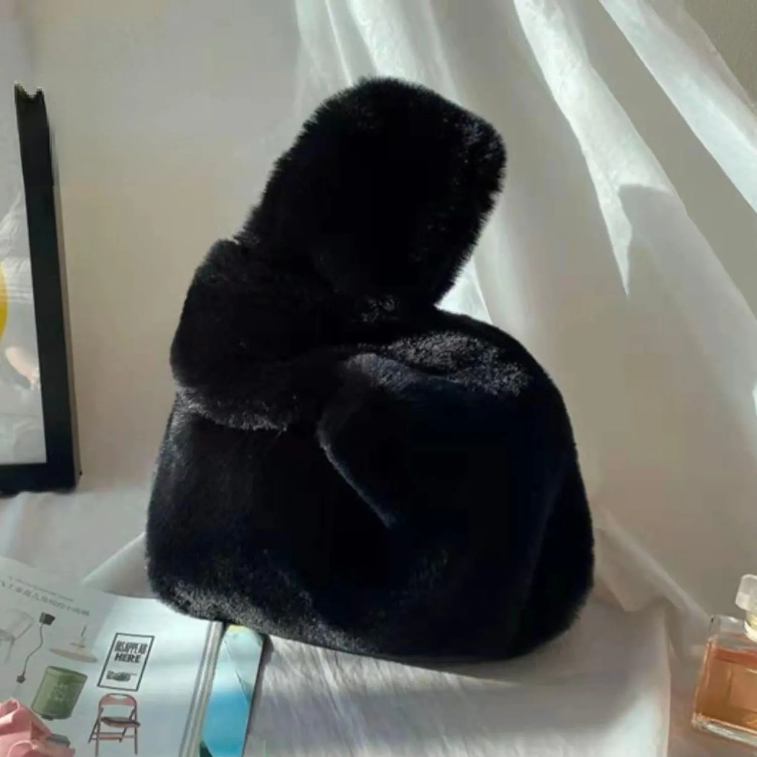 Faux Fur Shoulder Bag - Minimalist Simple Fuzzy Handbag - Aesthetic Tote Bag Purse for Women Teen Girls