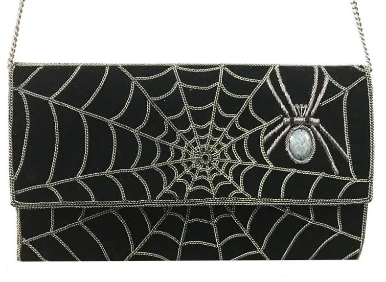 Ricki designs - A SPIDER CLUTCH